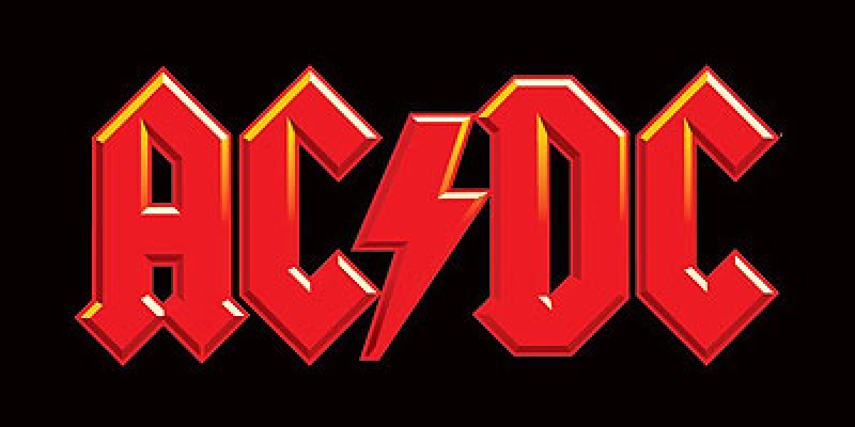 Fans de AC/DC agolpados en Preciados (Madrid) desde las 8 de la mañana