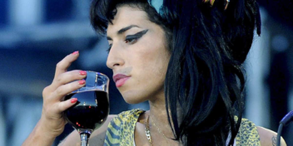 Amy Winehouse durante un concierto