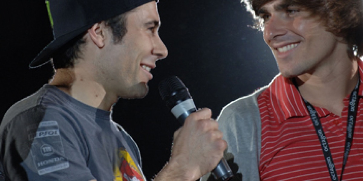 Toni Bou y Andrea Dovizioso junto al líder de Melocos