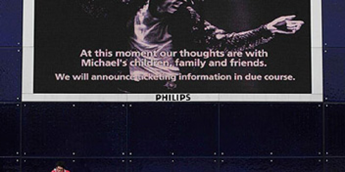 Alrededores del O2 Arena anunciando su muerte