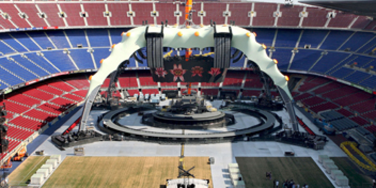 El escenario de U2 en el Camp Nou de Barcelona
