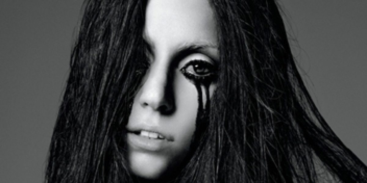 Lady Gaga en la portada de The Fame Monster