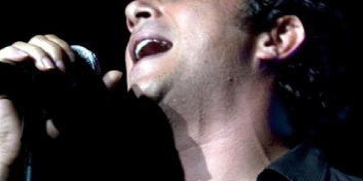 Alejandro Sanz presentando "Paraíso Express" en el Teatro Compac (Madrid)