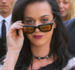 Katy Perry entierra Teenage Dream en el nuevo teaser de Raor